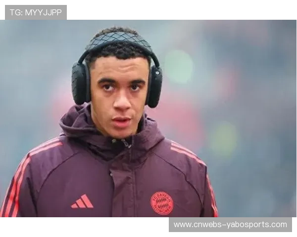 拜仁总监埃贝尔表示穆西亚拉预计12月重返赛场